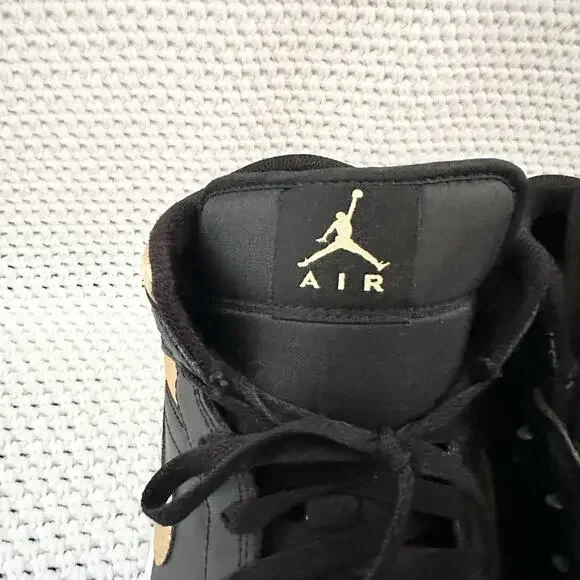 Air Jordan 1 Nike Mid Black Metallic Gold Retro Sneaker Missing Laces DQ8426-071